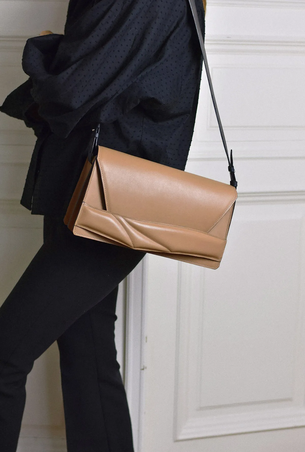 Curved Slashed Clutch Borítéktáska   Colour Options