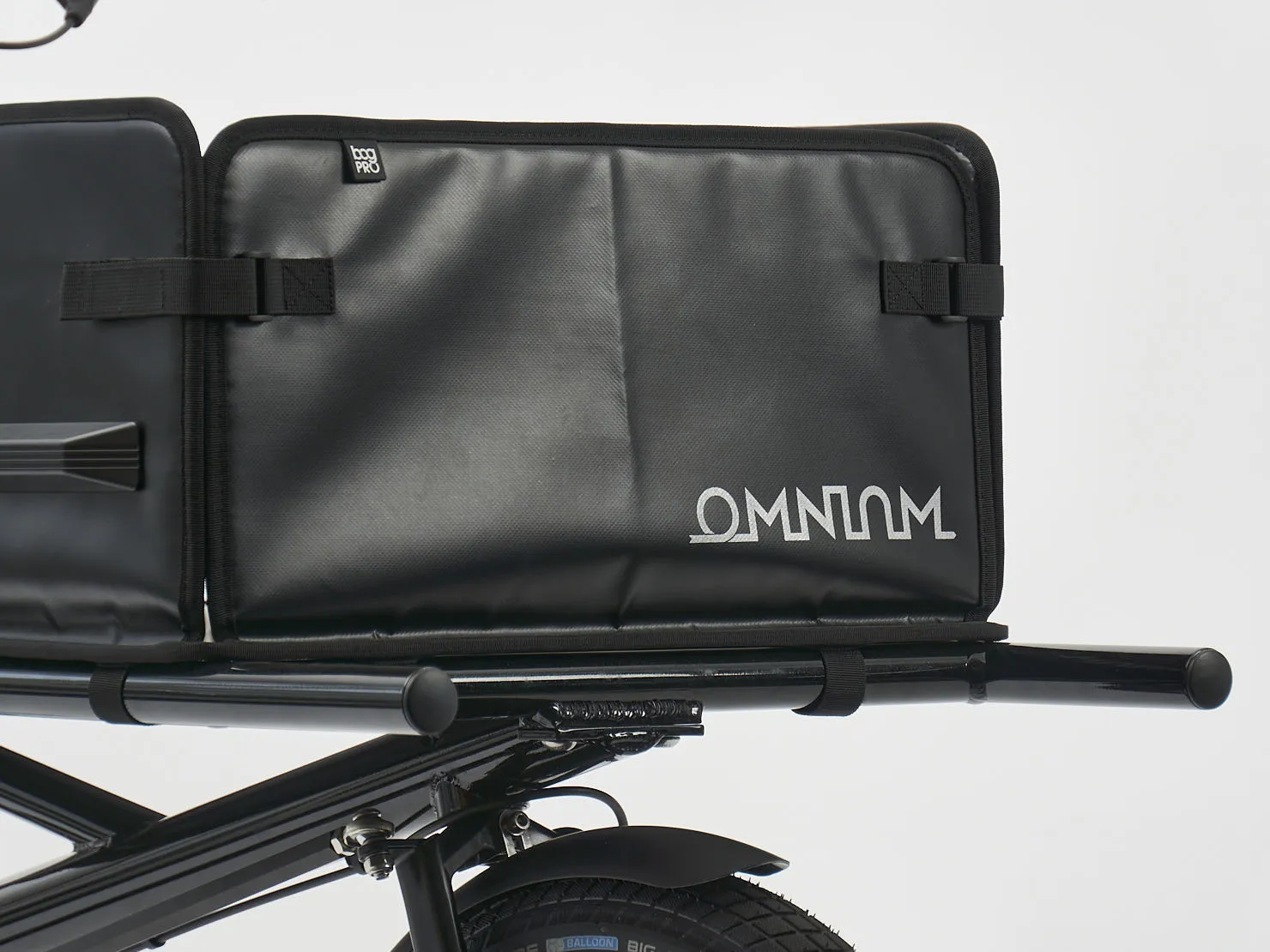 FOLDABLE CARGO BOX