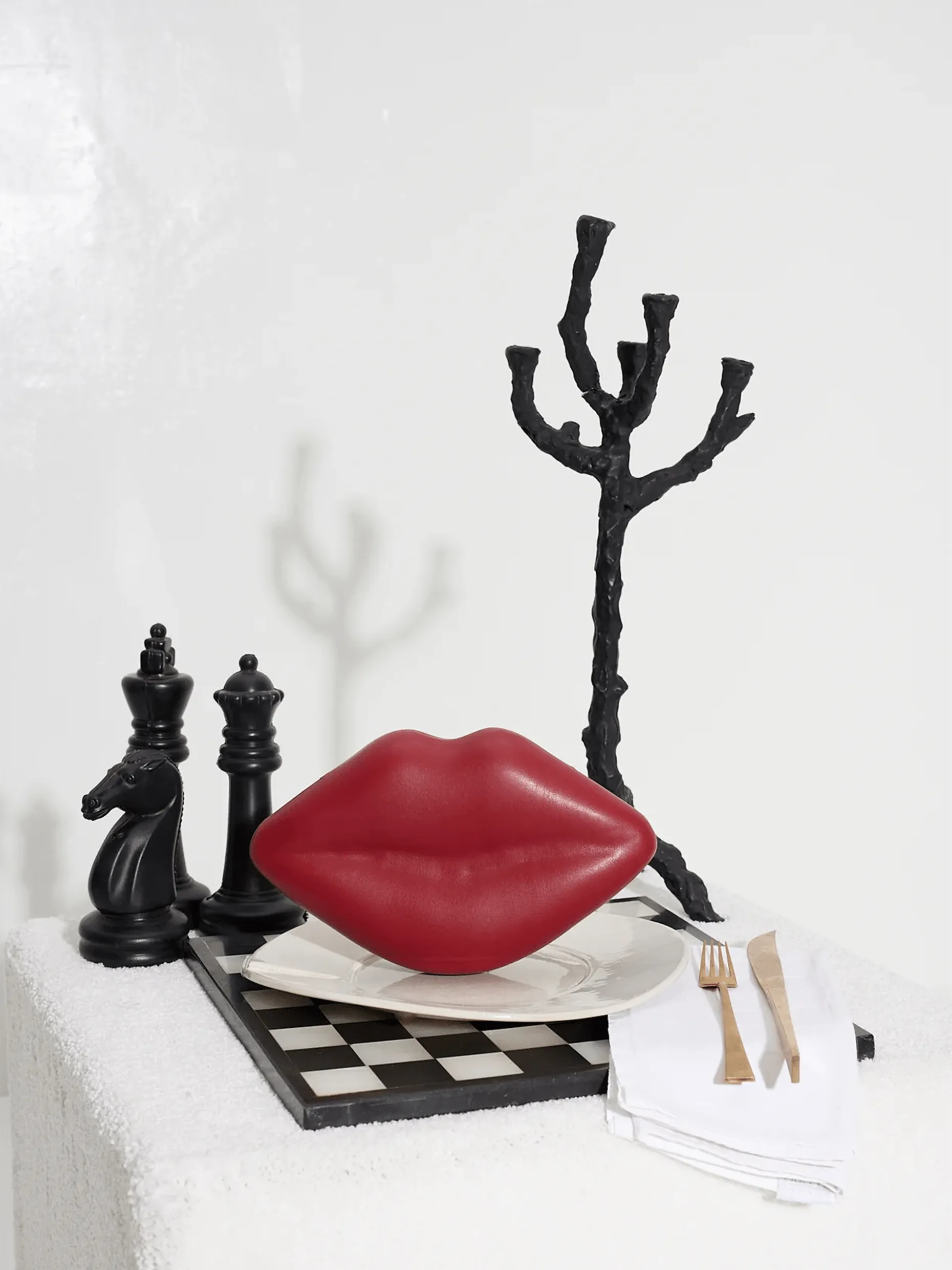 Lip Clutch