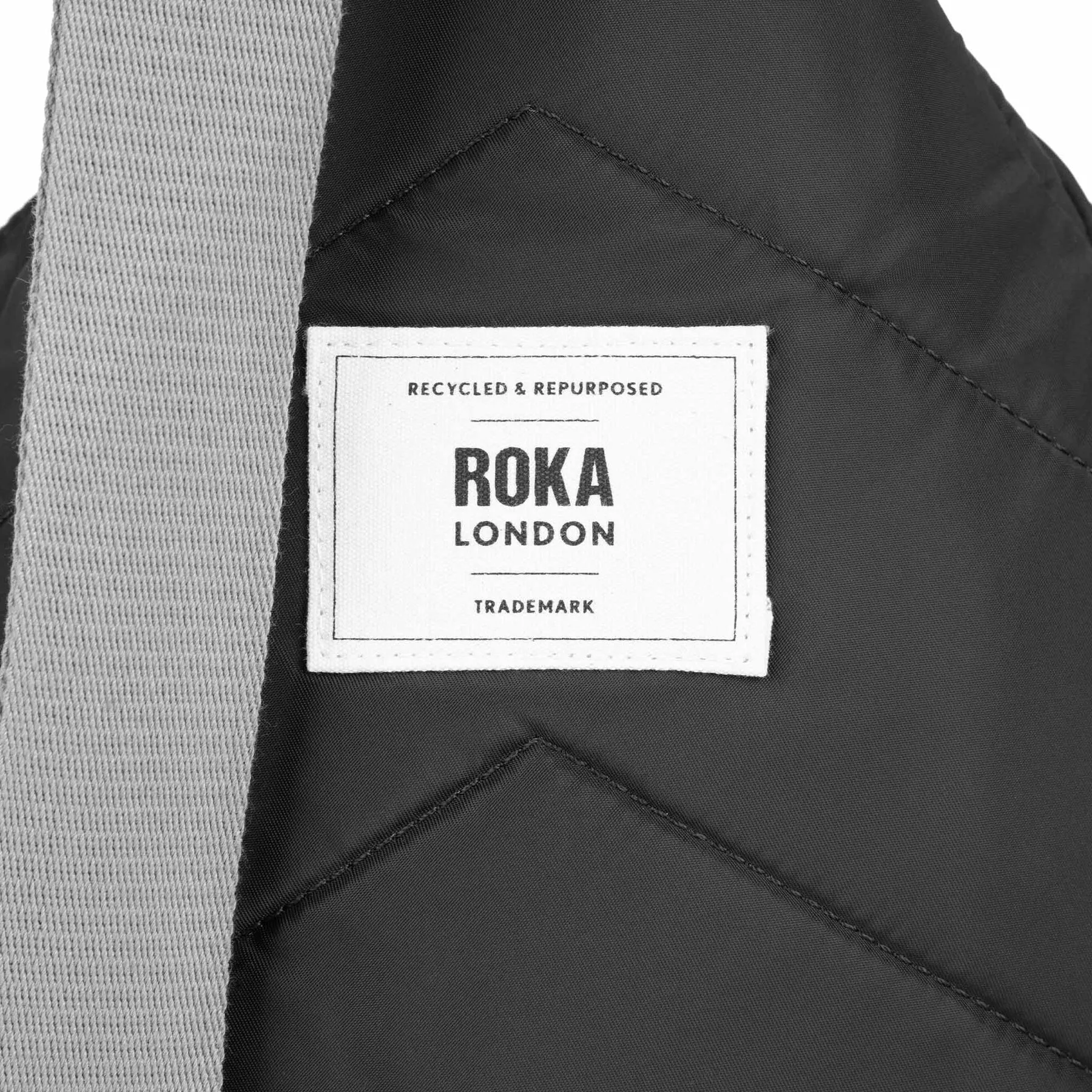 ROKA Willesden M XL Recycled Nylon Bag - Black
