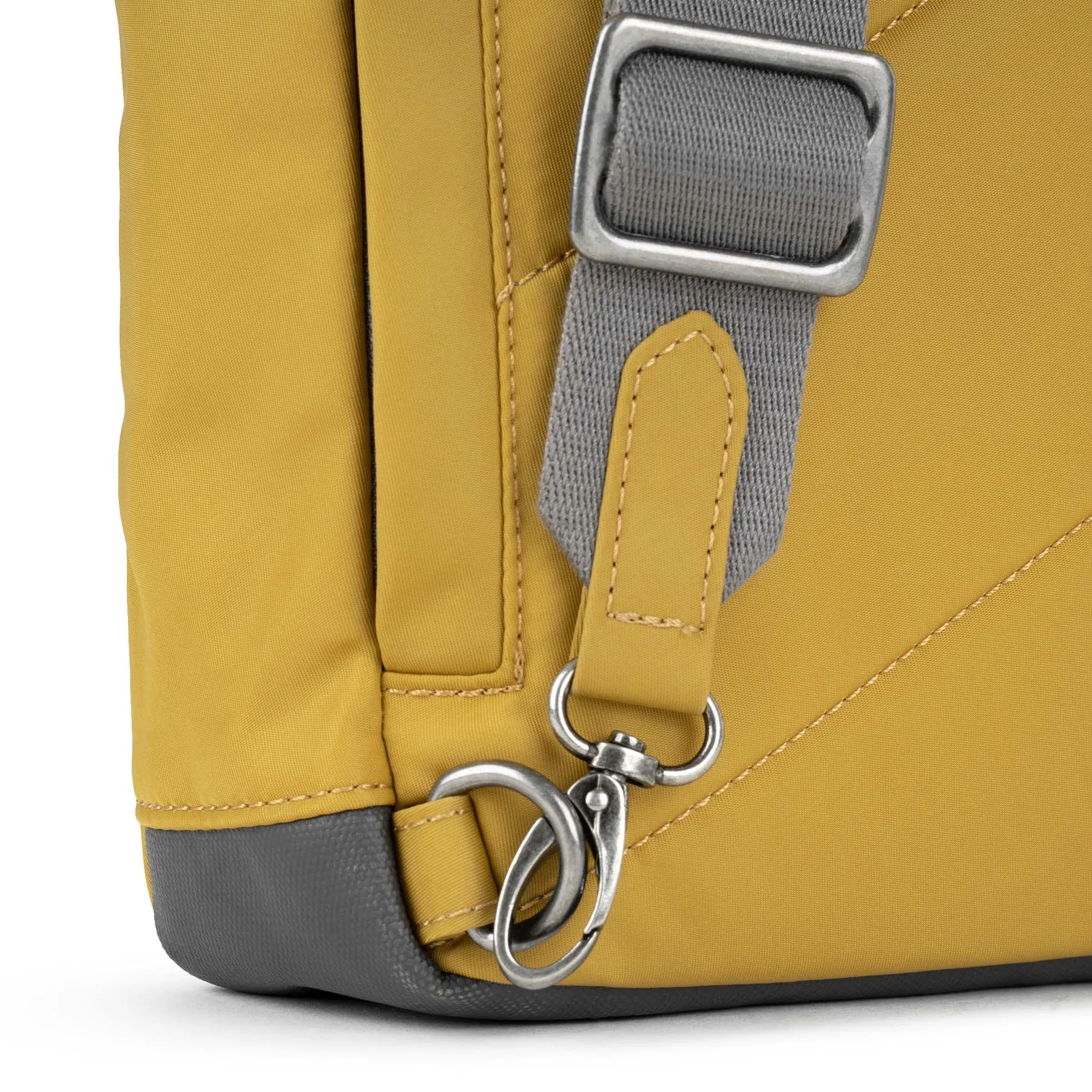 ROKA Willesden M XL Recycled Nylon Bag - Corn