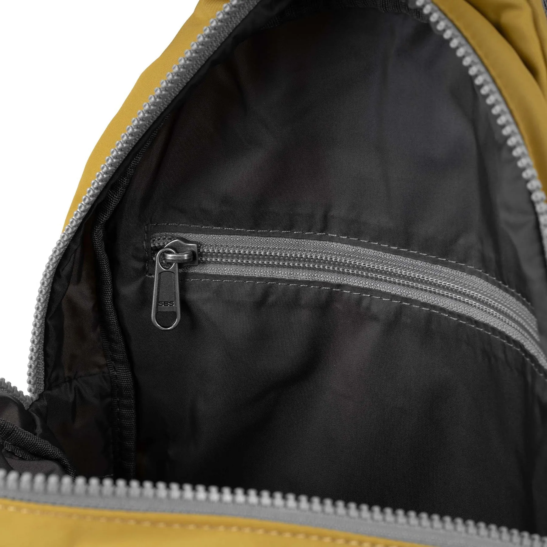 ROKA Willesden M XL Recycled Nylon Bag - Corn